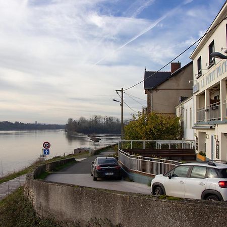 ホテル Le Petit Pecheur Saint-Florent-le-Vieil エクステリア 写真